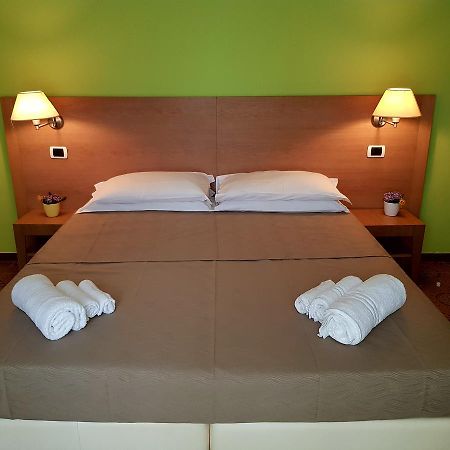 רימיני Hotel Bologna מראה חיצוני תמונה