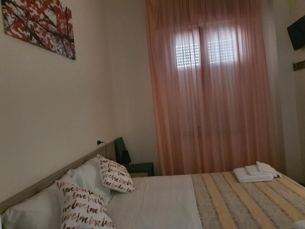 רימיני Hotel Bologna מראה חיצוני תמונה